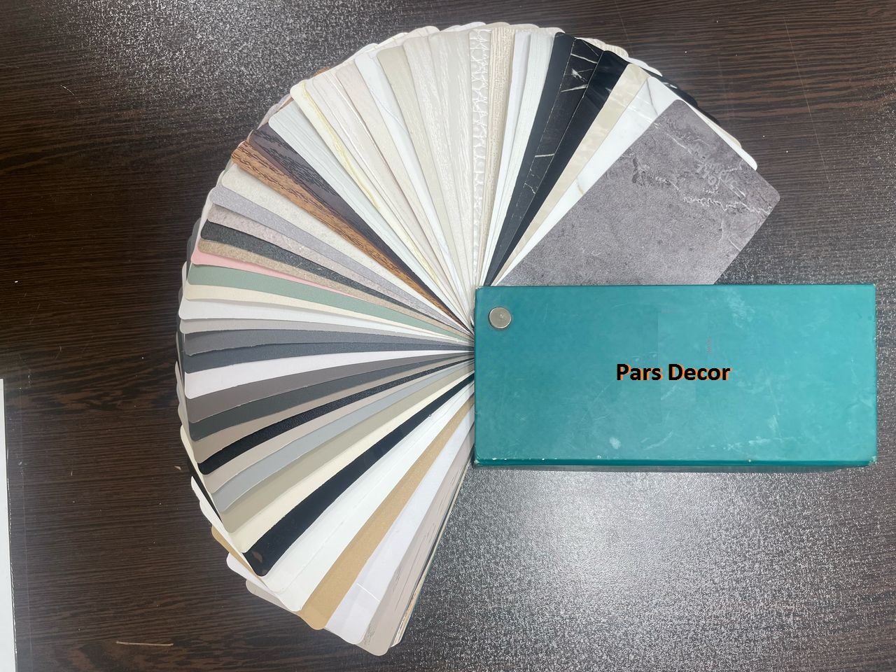 رنگبندی جذاب روکش های pvc درب کابینت و کمددیواری